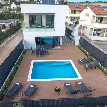 Tuta With Heated Pool, Only 150 M From The Pakostane