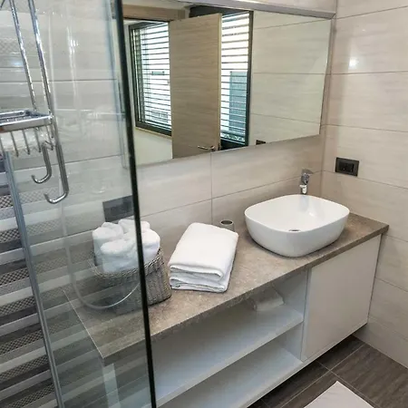 Tuta With Heated Pool, Only 150 M From The Villa *