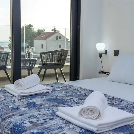 Villa Tuta With Heated Pool, Only 150 M From The *