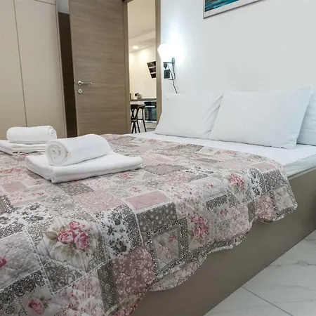 Villa Tuta With Heated Pool, Only 150 M From The