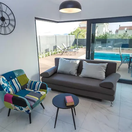 Tuta With Heated Pool, Only 150 M From The Villa