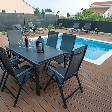 Tuta With Heated Pool, Only 150 M From The Pakoštane