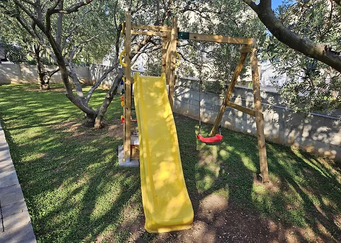 Tuta With Heated Pool, Only 150 M From The Villa Pakoštane
